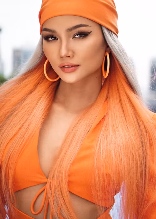 H’hen Niê có đầy đủ những kỹ năng cần thiết của một người mẫu chuyên nghiệp, có thành tích ấn tượng khi thi nhan sắc như Hoa hậu Hoàn vũ Việt Nam 2017, top 5 Hoa hậu Hoàn vũ Thế giới 2018. Ảnh: FB H'hen Niê