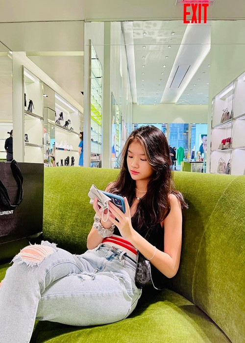 Con gái của Trần Bảo Sơn ngày càng xinh đẹp.