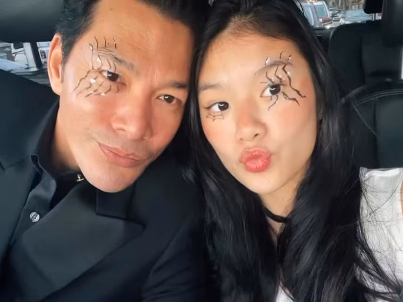 Trần Bảo Sơn cưng chiều bé Bảo Tiên hết mực. Hiện tại, ngoài Bảo Tiên, nam diễn viên còn một cô con gái tên Kendall. Bé Kendall là trái ngọt tình yêu của nam diễn viên và vợ mới. Cuối tháng 5/2021, Trần Bảo Sơn xác nhận chuyện có con gái thứ hai. Anh chia sẻ: "Đôi khi hạnh phúc rất đơn giản. Cám ơn trời phật đã cho tôi hạnh phúc này với 2 nàng công chúa. Nhà tôi có 3 con chuột thật kỳ lạ. Trần Bảo Sơn - Nhâm Tý - 1972, Devon Trần - Mậu Tý - 2008, Kendall Trần - Canh Tý - 2020".