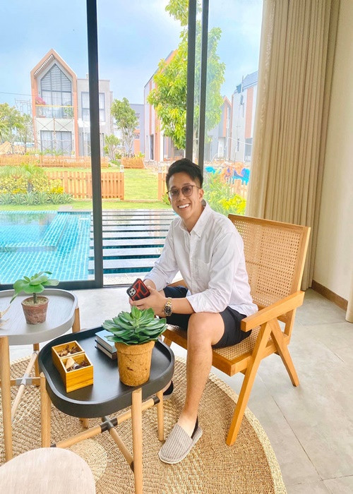 Anh sinh năm 1994, kém Hương Giang đến 3 tuổi. Ảnh: FB Matt Liu