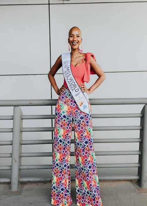 Shudufhadzo Musida - đại diện Nam Phi gây chú ý trước khi bước vào cuộc thi nhờ vẻ đẹp lạ, luôn rạng rỡ, tham gia vào các tổ chức chống lại sự kỳ thị và bạo lực giới ở quê nhà. Cô hiện tại là một trong những đối thủ mạnh của Đỗ Thị Hà. Ảnh: FB Shudufhadzo Musida