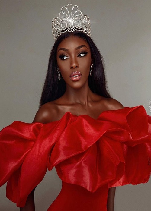 Đến từ Bờ Biển Ngà, Olivia Yace đăng quang cuộc thi Hoa hậu Thế giới Bờ Biển Ngà năm 2021. Người đẹp năm nay 23 tuổi, là sinh viên chuyên ngành quản lý và tiếp thị. Cô có kinh nghiệm làm người mẫu. Ảnh: Instagram Olivia Yace