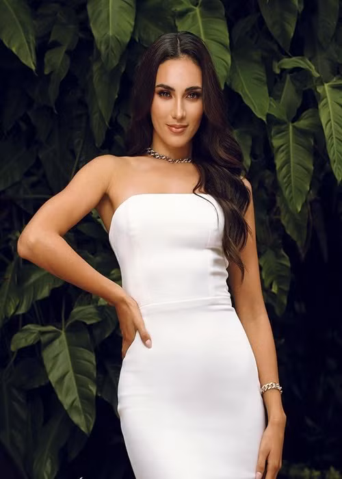 Karolina Vidales - đại diện Mexico năm nay 24 tuổi, cao 1m75, sở hữu nhan sắc ngọt ngào. Cô là nhà diễn thuyết, có thể nói được tiếng Anh, Pháp và Đức. Ảnh: Instagram Karolina Vidales