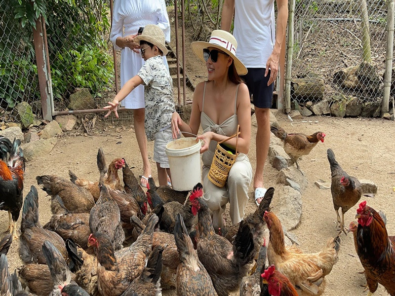 Thúy Diễm tận hưởng những phút giây yên bình của gia đình.