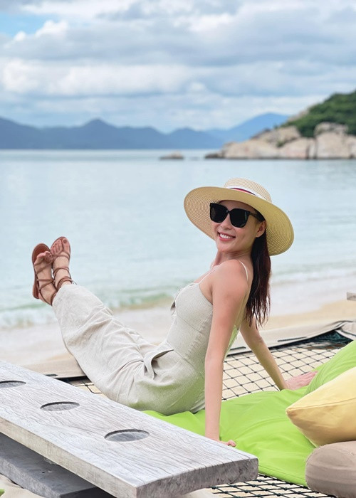 Bà xã của Lương Thế Thành chia sẻ sau một năm ở nhà, vợ chồng cô mới thực hiện dự định cùng nhau đi du lịch.