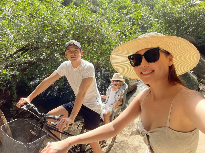 Chuyến đi là món quà vợ chồng Thúy Diễm dành cho con trai 3 tuổi.