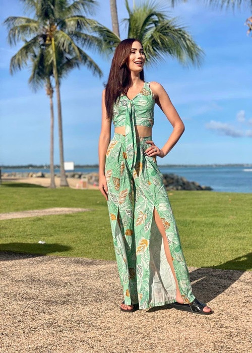 Eva Dobreva đến từ Bulgaria, năm nay 21 tuổi. Sau khi tốt nghiệp chuyên ngành quản lý du lịch, Eva đang làm quản lý sự kiện và người mẫu. Ảnh: Miss World Bulgaria