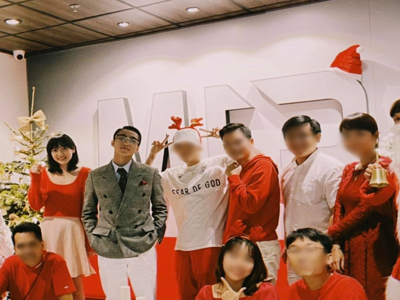 Với 10 năm hoạt động trong showbiz, Sơn Tùng M-TP vẫn giữ được độ hot dù không như thời kỳ đỉnh cao (khoảng năm 2015). Năm 2019, nam ca sĩ gốc Thái Bình còn mở công ty giải trí riêng. Ảnh: M-TP