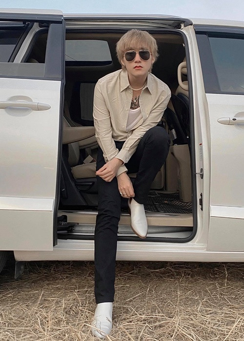 Sơn Tùng M-TP có mức thu nhập cao bởi vậy không khó hiểu khi nam ca sĩ cùng gia đình có một cuộc sống đầy đủ và sung túc. Ảnh: M-TP