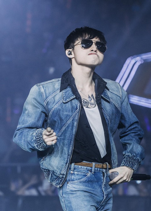 Sơn Tùng M-TP không công khai cát sê nhưng nhiều người cho rằng với danh tiếng của mình, nam ca sĩ có thù lao khủng. Bầu show của Sơn Tùng M-TP từng bật mí rằng cát sê của nam ca sĩ đạt mức 8 con số, dao động từ 50-70 triệu cho 1 lần đi diễn, có lúc phải lên tới hàng trăm triệu. Ảnh: M-TP