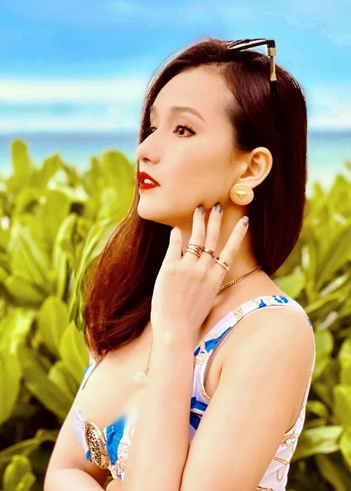 Lã Thanh Huyền đẹp mặn mà hơn sau khi lấy chồng sinh con.