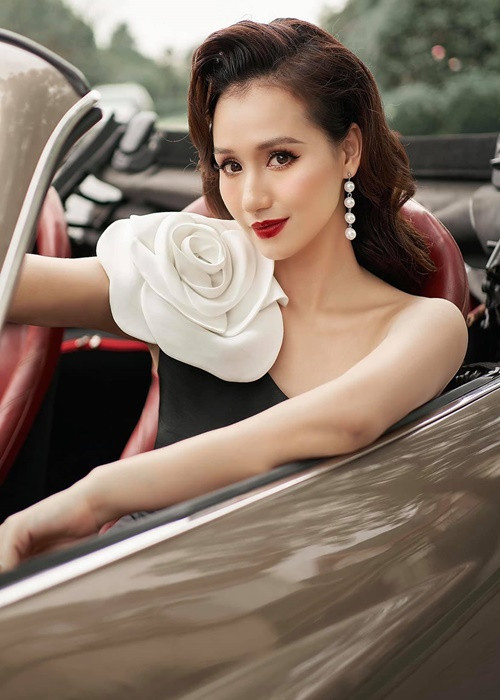 Nữ diễn viên đặc biệt quan tâm đến làn da và sức khỏe tinh thần ở tuổi U40.