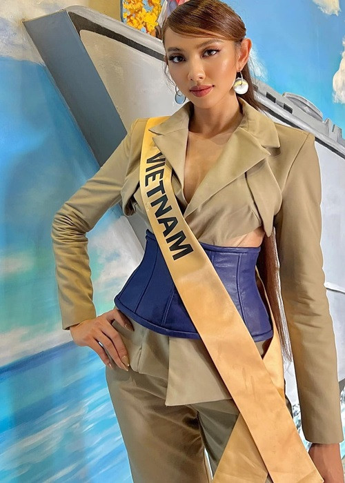 Ngoài 2 mẫu đầm gợi cảm, Thùy Tiên còn diện mẫu vest thanh lịch trong ngày 11 tham gia cuộc thi. Ảnh: FB Thùy Tiên