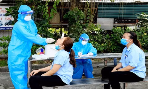 COVID-19 sang 10/11: 3.350 ca nang, F0 tang nhanh