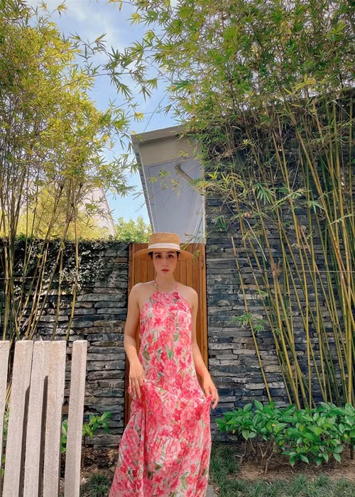 Nữ diễn viên sinh năm 1990 thấy mình đẹp hơn khi là một người phụ nữ tự do và độc lập cũng như hoàn thiện hơn về tính cách, tâm hồn, cuộc sống, kinh tế.