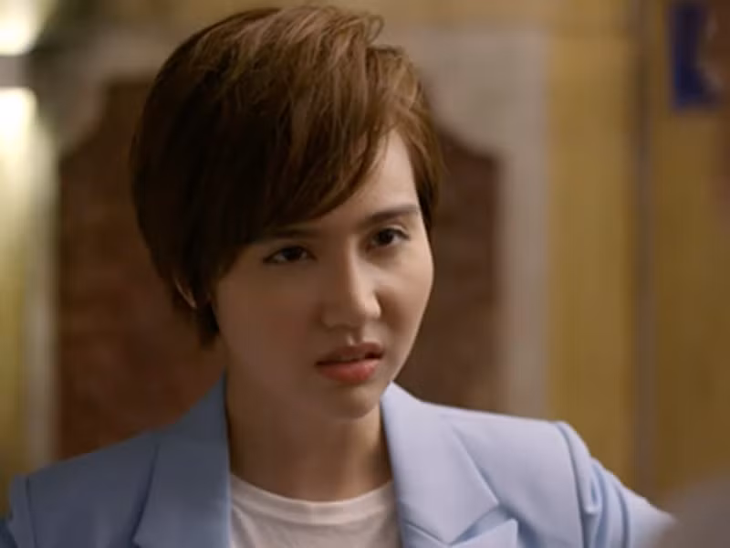 Trong 2 năm sau khi ly hôn, Huyền Lizzie góp mặt trong các bộ phim “Tình yêu và tham vọng” năm 2020 và “Thương ngày nắng về” sắp lên sóng. Ảnh: VTV