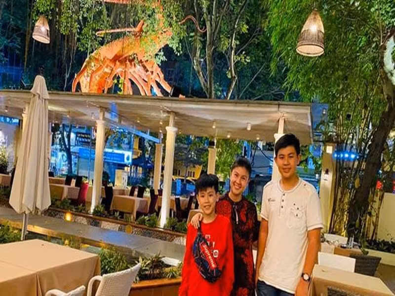 Theo Kim Thư, sau khi ly hôn, Phước Sang có nguyện vọng muốn được nuôi con. “Thực tế, hai bé được ba và gia đình nội yêu thương. Hàng tuần, tôi vẫn gặp con”, Kim Thư nói. Ảnh: Vietnamnet