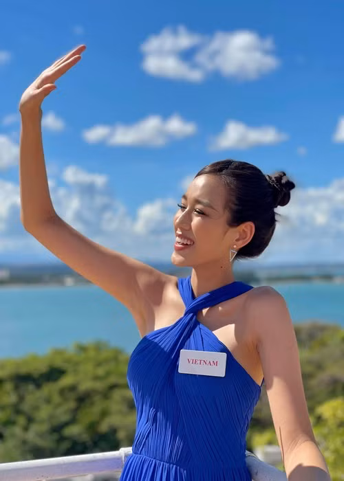 Đại diện Việt Nam khoe vai trần gợi cảm tham gia cuộc thi Miss World 2021 - Hoa hậu Thế giới 2021.