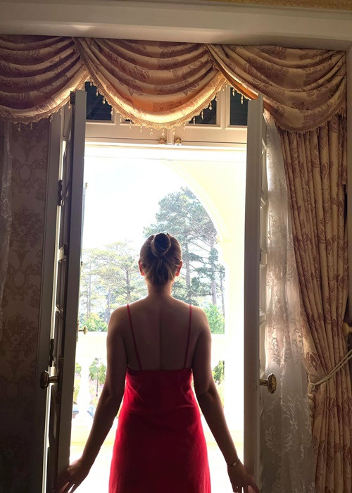 Nữ ca sĩ hạn chế đăng tải hình ảnh gợi cảm quá đà trên mạng xã hội.