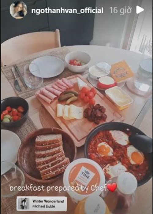Mới đây, Ngô Thanh Vân còn khoe bữa sáng do Huy Trần chuẩn bị. Ảnh chụp màn hình