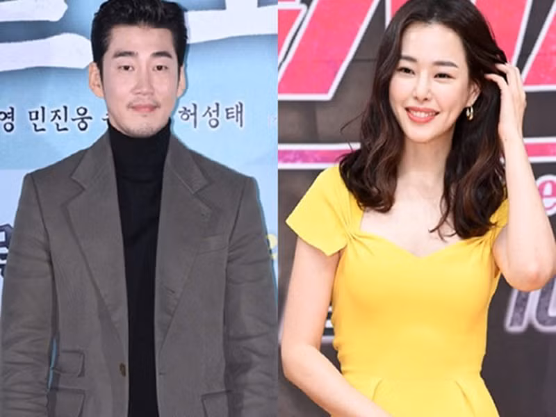 Trước khi quen bạn trai hiện tại, Honey Lee hẹn hò nam diễn viên, ca sĩ Yoon Kye Sang. Cả hai gặp nhau lần đầu tại Liên hoan phim Busan 2012. Ảnh: Sức khỏe và đời sống