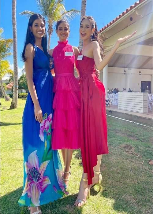 Ở bán kết phần thi tài năng, đại diện Việt Nam đối đầu với các đại diện: Bắc Ireland, Nam Phi, Indonesia, Mỹ, Gibraltar, Albania, Mông Cổ, Ireland, Bulgaria, Jamaica, Ecuador, Scotland, Singapore, Bờ Biển Ngà, Na Uy, Anh, Slovenia, Kenya, Botswana, Chile, Nhật Bản, Hàn Quốc, Uruguay, Ấn Độ, Tunisia, Mauritius. Ảnh: FB Đỗ Thị Hà