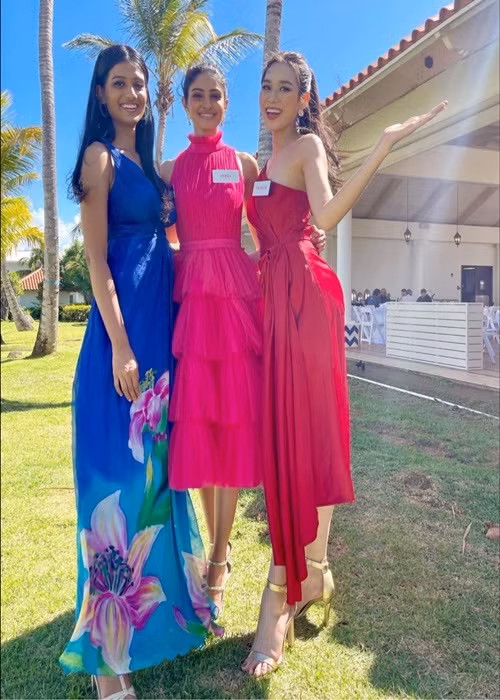 Ở bán kết phần thi tài năng, đại diện Việt Nam đối đầu với các đại diện: Bắc Ireland, Nam Phi, Indonesia, Mỹ, Gibraltar, Albania, Mông Cổ, Ireland, Bulgaria, Jamaica, Ecuador, Scotland, Singapore, Bờ Biển Ngà, Na Uy, Anh, Slovenia, Kenya, Botswana, Chile, Nhật Bản, Hàn Quốc, Uruguay, Ấn Độ, Tunisia, Mauritius. Ảnh: FB Đỗ Thị Hà