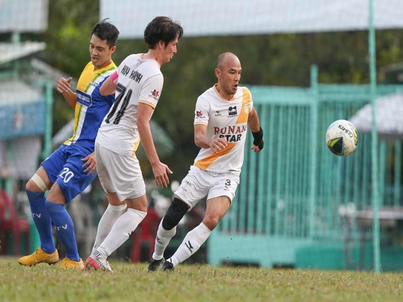 Ông xã của Xuân Lan giữ hình thể săn chắc nhờ tập gym và chơi thể thao. Ảnh: FB Ngọc Lâm