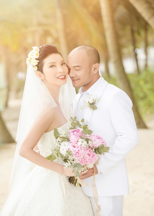 Siêu mẫu Xuân Lan bất ngờ tổ chức đám cưới vào ngày 1/1/2020 với đạo diễn, diễn viên, nhà sản xuất Việt kiều Mỹ Nguyễn Ngọc Lâm. Ảnh: FB Xuân Lan