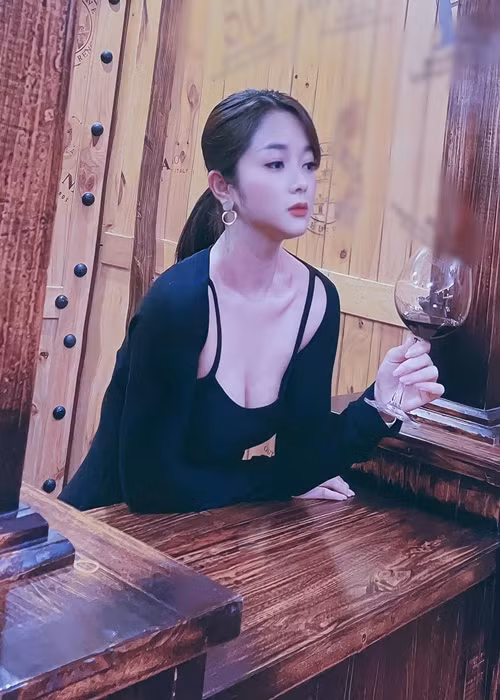 Nữ diễn viên hy vọng trong tương lai, cô sẽ có thêm nhiều vai diễn truyền hình khác để mang lại những cảm xúc khác nhau cho khán giả.