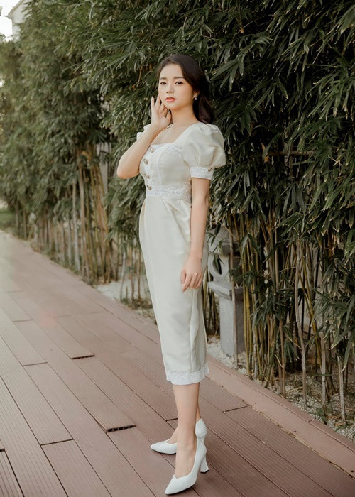 Ngô Lệ Quyên sinh năm 1992, học diễn viên kịch - điện ảnh tại trường Đại học Sân khấu Điện ảnh Hà Nội. Hiện tại, cô công tác tại Nhà hát Tuổi Trẻ Việt Nam.