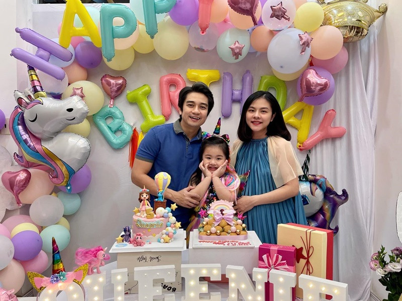 Trước cặp song sinh Quinisha và Quianna, Vân Trang có cô con gái tên Queenie. Ảnh: FB Vân Trang