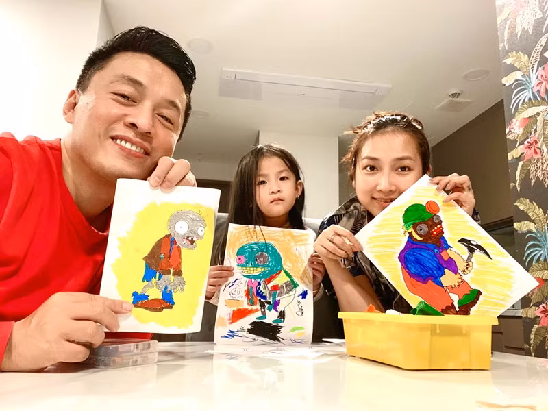 Ngoài hiểu những khó khăn của Yến Phương, Lam Trường còn ủng hộ công việc kinh doanh riêng của vợ.