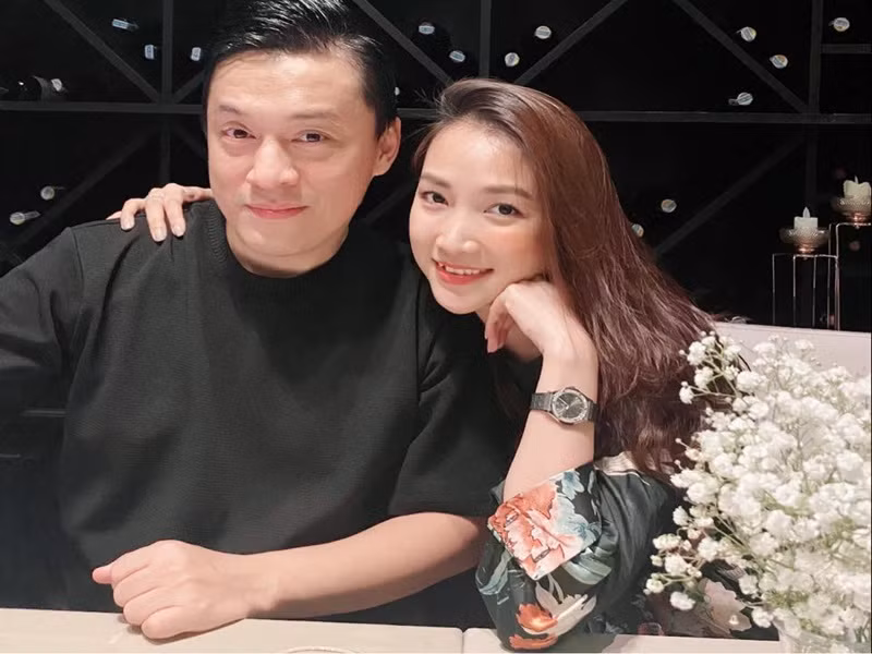 Lam Trường kết hôn với Ngô Ý An năm 2004. Cả hai có một cậu con trai tên Kiến Văn trước khi đường ai nấy đi. Năm 2013, nam ca sĩ công khai hẹn hò Yến Phương. Cô sinh năm 1991, kém Lam Trường 17 tuổi. Năm 2014, Lam Trường và Yến Phương làm đám cưới.