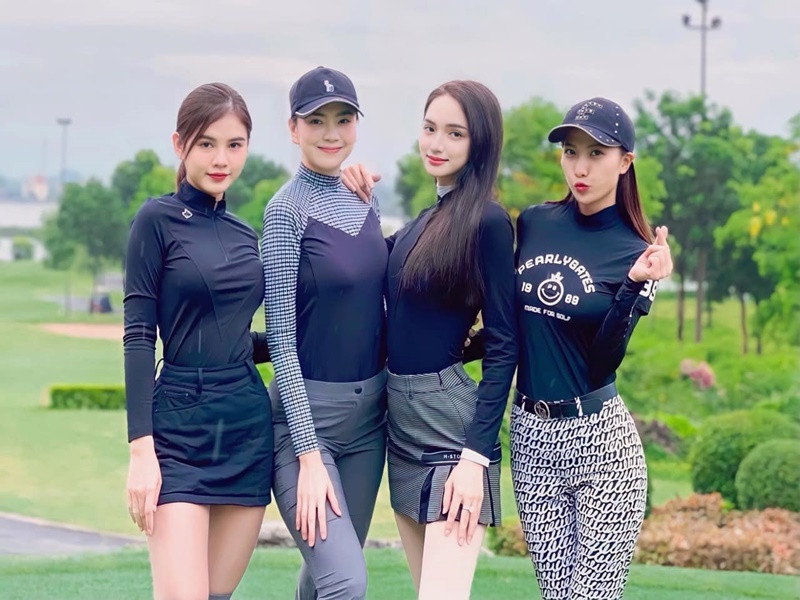 Những ngày qua, Hương Giang đăng tải hình ảnh bên bạn bè, chưa có động thái liên quan đến bạn trai Matt Liu.