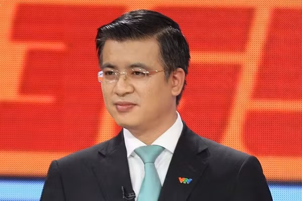 Truoc khi lam TGD Truyen hinh Quoc hoi, BTV Quang Minh kinh qua vi tri nao?