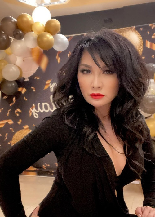 Sau nhiều năm ly hôn Bằng Kiều, Trizzie Phương Trinh vẫn làm mẹ đơn thân.