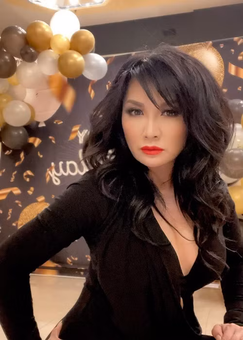 Sau nhiều năm ly hôn Bằng Kiều, Trizzie Phương Trinh vẫn làm mẹ đơn thân.