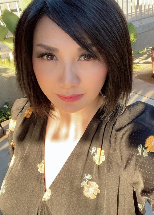 Trizzie Phương Trinh đã bước sang tuổi 55 và từng 3 lần sinh nở.