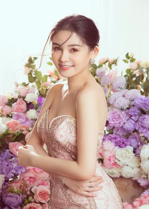 Về chuyện kết hôn, Ngân Anh từng nghĩ sẽ kết hôn muộn nhưng không phải quá muộn. “Hy vọng tôi có thể lập gia đình vào năm 28 tuổi”, cô chia sẻ trong cuộc phỏng vấn với Zing năm 2020. Ảnh: FB Ngân Anh