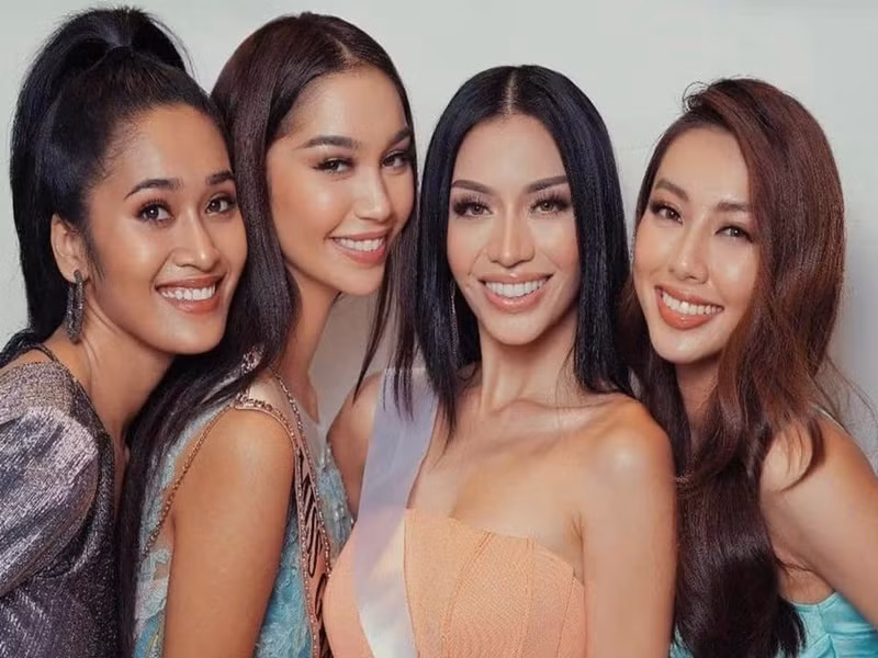 Đại diện Việt Nam tỏ ra năng động, tươi tắn trong các hoạt động. Ảnh: FB Thùy Tiên