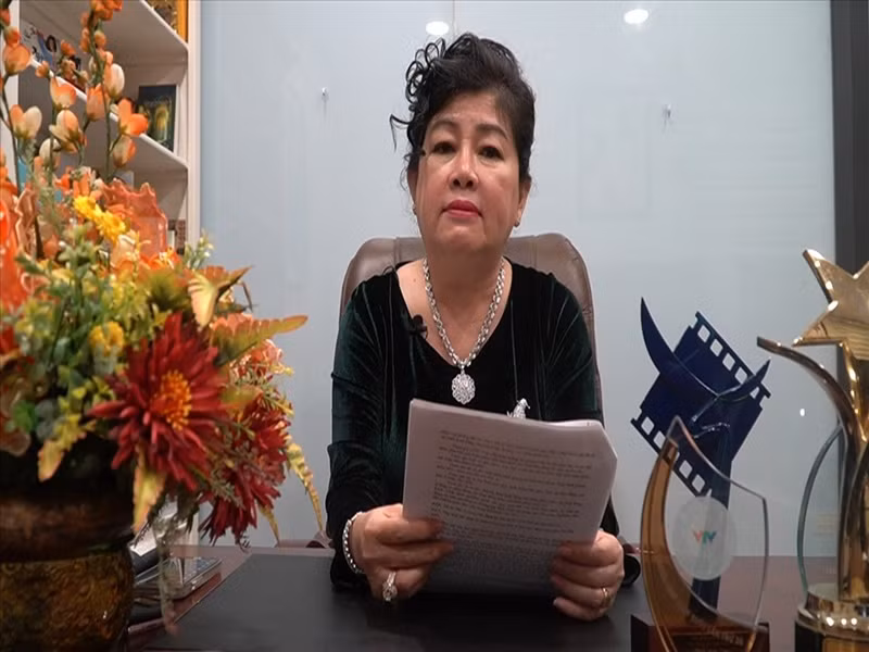 Về lý do lên tiếng, bà Dung cho biết, bà không đố kỵ hay ghét Trúc Anh. “Tôi nói bằng tấm lòng của mình để em thức tỉnh. Dù có nổi tiếng thế nào em ấy cũng không được mắc bệnh ngôi sao, phải tôn trọng người lớn và đặc biệt là những người đã giúp đỡ mình”, bà chia sẻ trên Dân Việt. Ảnh: Lao động