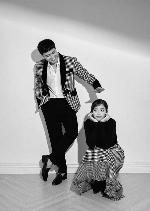 Theo Khả Ngân, sự gần gũi và thân thiết giữa cô với Thanh Sơn giúp cả hai vào vai tự nhiên hơn nhưng điều đó không có nghĩa là cả hai có tình yêu lứa đôi.