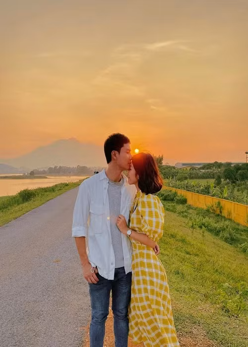 Tạo hình của Khả Ngân - Thanh Sơn trong "11 tháng 5 ngày".