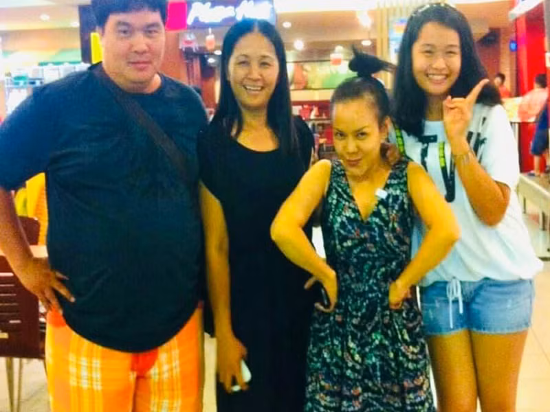 Việt Hương rất thân thiết với gia đình Hoàng Mập. Ảnh: FB Hoàng Mập