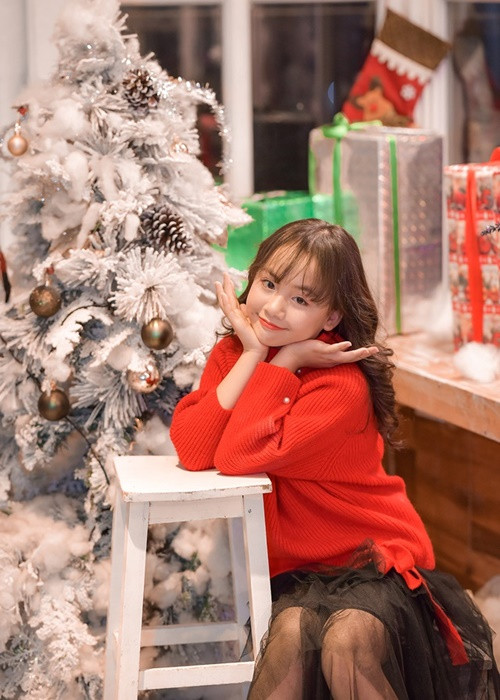 Hồng Nhung có vẻ ngoài xinh xắn, dễ thương. Ảnh: Dân Trí