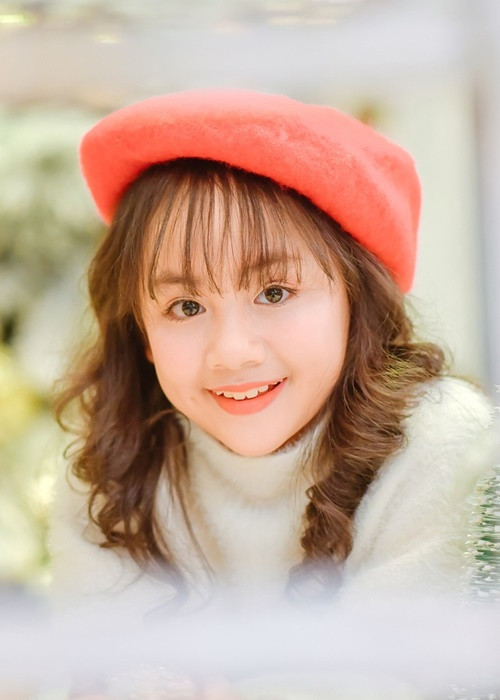 Theo Vietnamnet, diễn viên nhí phim “Thương ngày nắng về” đang học lớp 7 tại trường THCS Khương Mai, quận Thanh Xuân (Hà Nội). Nhiều năm nay em đạt kết quả học sinh giỏi. Ảnh: Dân Trí