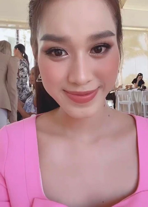 Chân dài gốc Thanh Hóa tỏ ra tràn đầy năng lượng. Ảnh: Instagram Đỗ Thị Hà