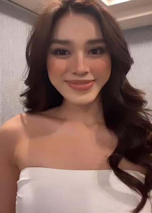 Đỗ Thị Hà khoe nhan sắc ngọt ngào, quyến rũ. Ảnh: Instagram Đỗ Thị Hà