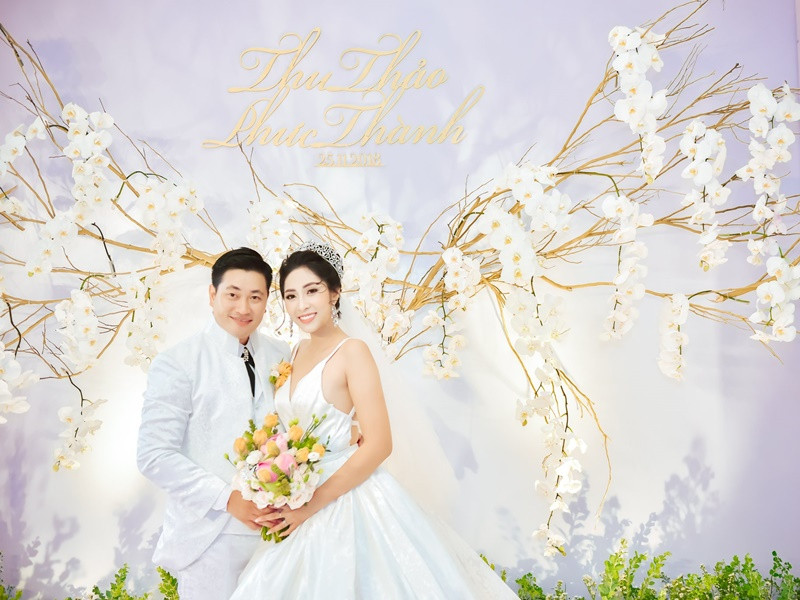 Năm 2018, Thu Thảo lên xe hoa. Ông xã của cô là doanh nhân Phúc Thành. Cả hai gặp nhau trên phim trường “Hồn lụa”. Hẹn hò bí mật được 3 năm, Thu Thảo và Phúc Thành quyết định về chung một nhà. Ảnh: FB Thu Thảo